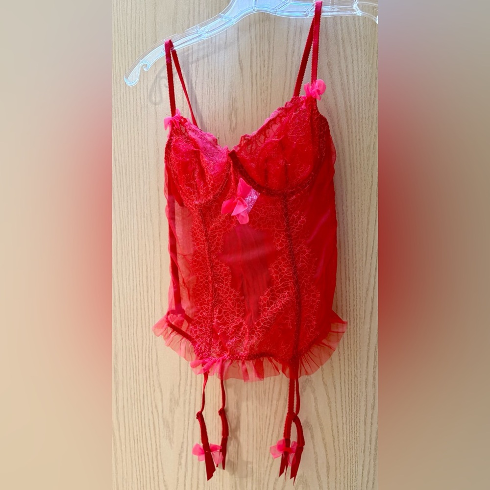 NWOT Victoria’s Secret Red Lace Corset Bustier Size 36C